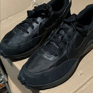 Men's Black Athletic Shoes